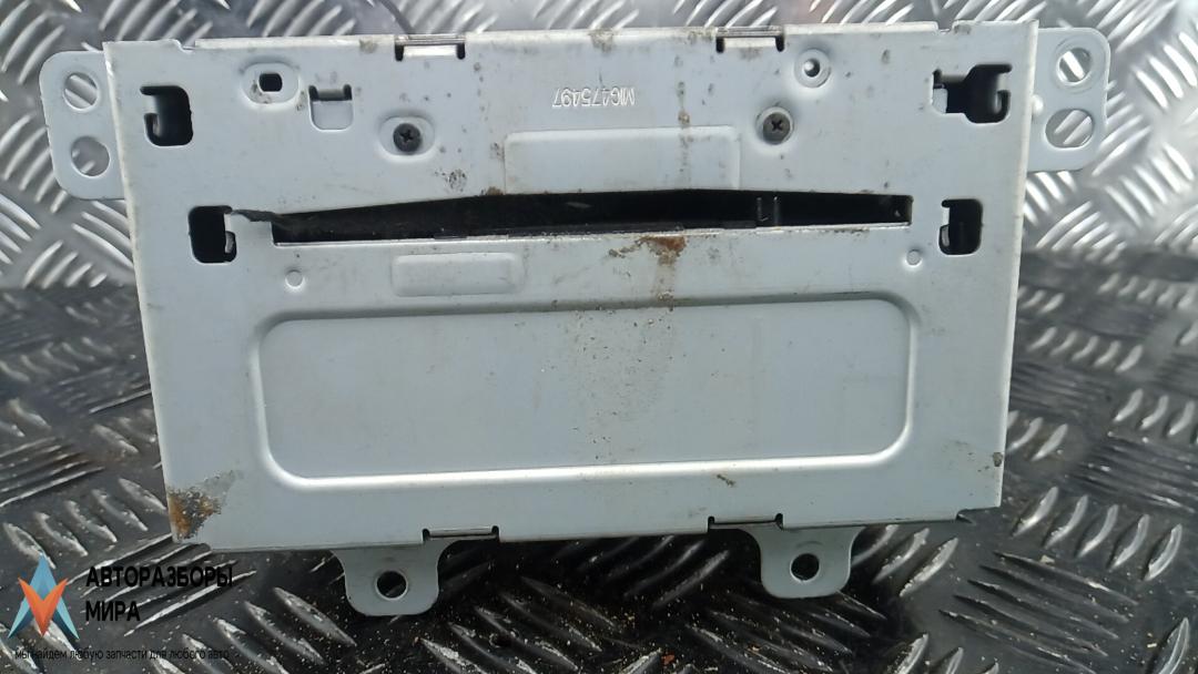 магнитола Chevrolet Orlando 1 поколение 2013, 2.0 л., дизель, МКПП, минивэн, 22800670 - фото №1