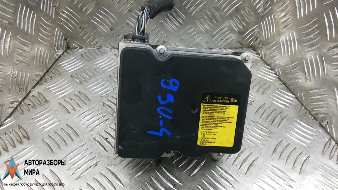 блок ABS Toyota VERSO 2010, 2.0 л., дизель, МКПП, минивэн, 445400F031 - фото №1