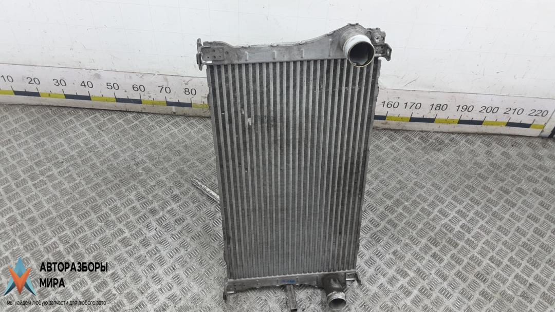 радиатор интеркулера Toyota VERSO 2010, 2.0 л., дизель, МКПП, минивэн, 179400R040 - фото №1