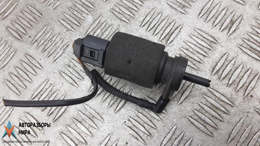 насос (моторчик) омывателя фар BMW 3 серия E46 2000, 2.2 л., бензин, МКПП, универсал - фото №1