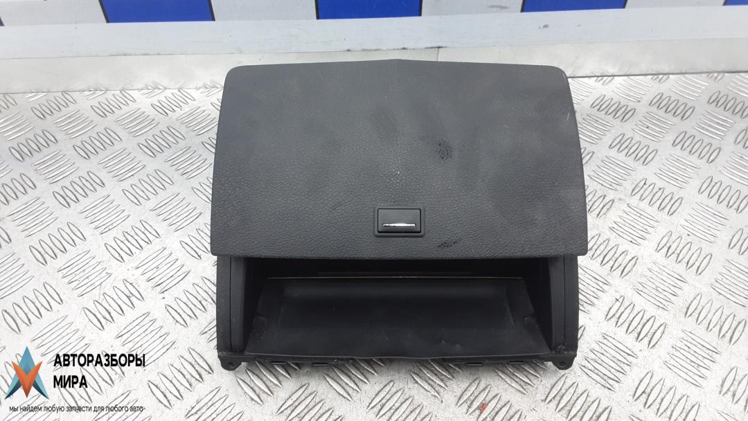 монитор Mercedes-Benz C-Класс W204/S204 2009, 2.2 л., дизель, МКПП, седан - фото №1