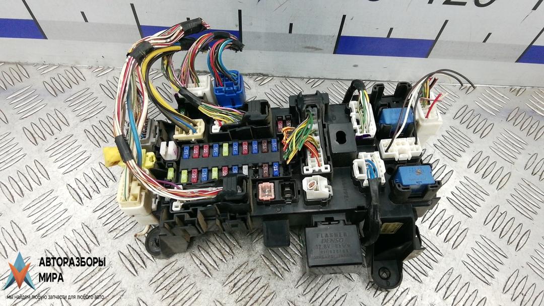 блок предохранителей Suzuki Grand Vitara 2 поколение 2007, 1.9 л., дизель, МКПП, внедорожник 5 дв., 13977K19 - фото №1