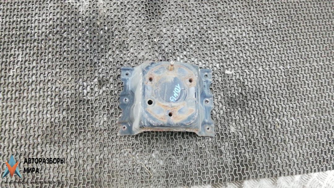 крепление запаски Mitsubishi Pajero 4 поколение 2009, 3.2 л., дизель, МКПП, внедорожник 5 дв., MR436000 - фото №1