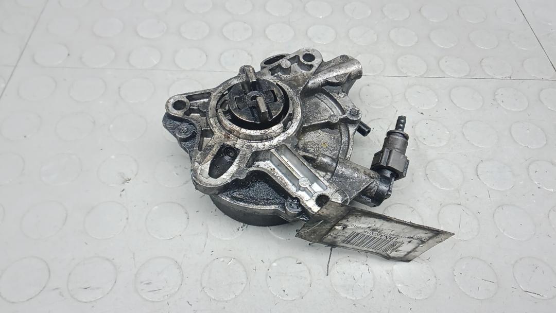 насос вакуумный Citroen C5 2 поколение 2010, 2.0 л., дизель, МКПП, седан, 1764931, 456587, 9801888780, 30725859, 9672130780, 456569, 456487, 9651857980, 9683054680, 30725793, 8653647, 3M5Q2A451BE, 30725133, 3M5Q-2A451-BF, 1669354, 1231918, 456579, 1543837, 3M5Q2A451BC, 1313802, 3M5Q2A451BA, 3M5Q2A451BD, 1479777, 3M5Q2A451BB - фото №1