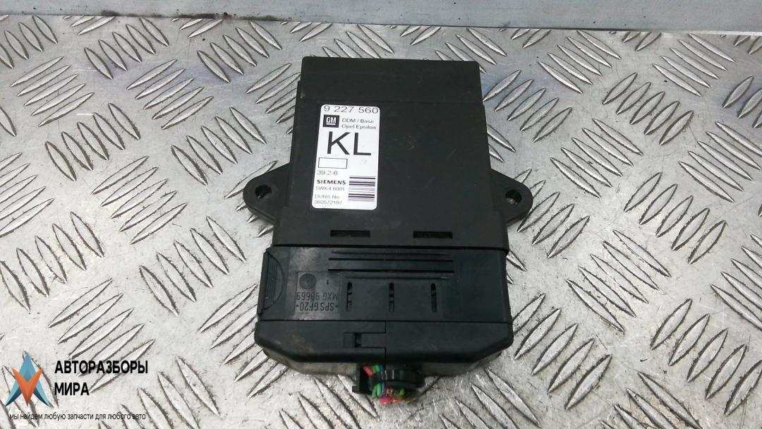 блок комфорта Opel Vectra C 2004, 2.2 л., бензин, МКПП, седан, 9227560 - фото №1