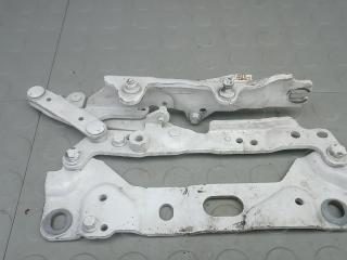петля капота BMW 7 серия F01/F02 2009, 4.4 л., 750i, бензин, АКПП, седан
