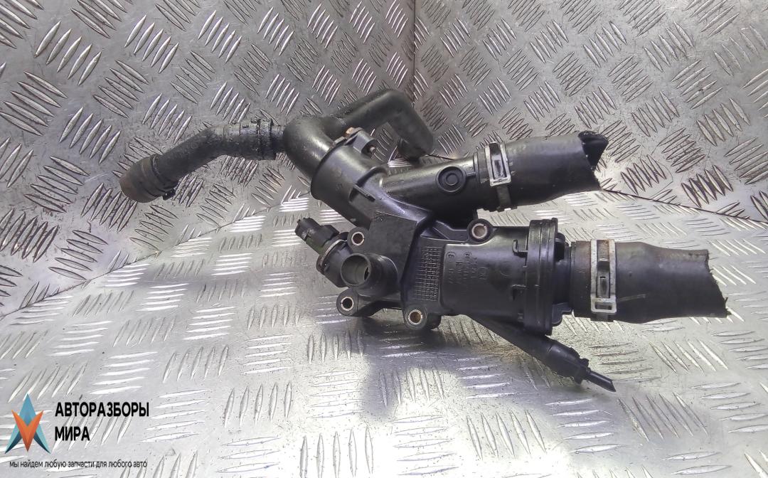 Корпус термостата дизельный Ford Focus 3 поколение 2011, 2.0 л., дизель, АКПП, универсал - фото №1