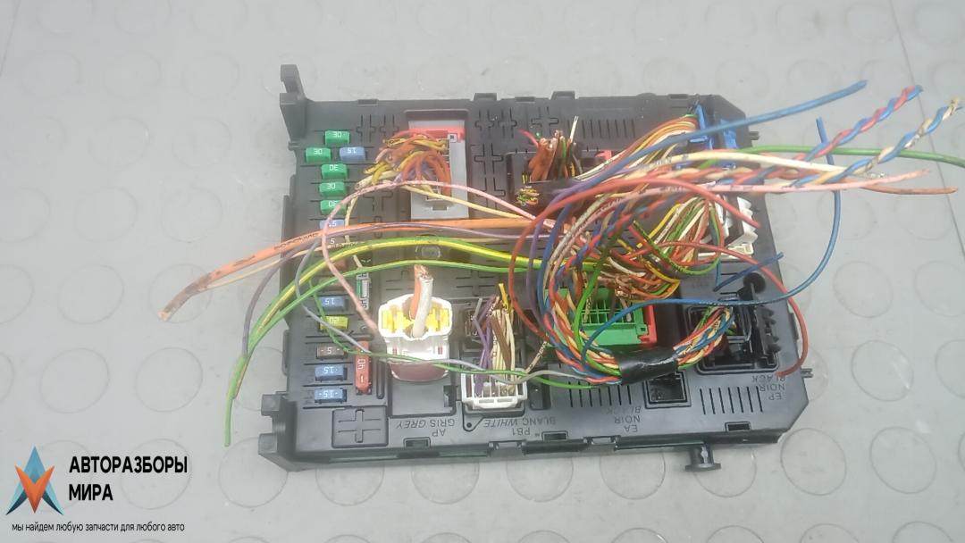 блок комфорта Peugeot 3008 1 поколение 2011, 1.6 л., дизель, МКПП, хетчбэк 5 дв., PBT-GT20-FR17 - фото №1