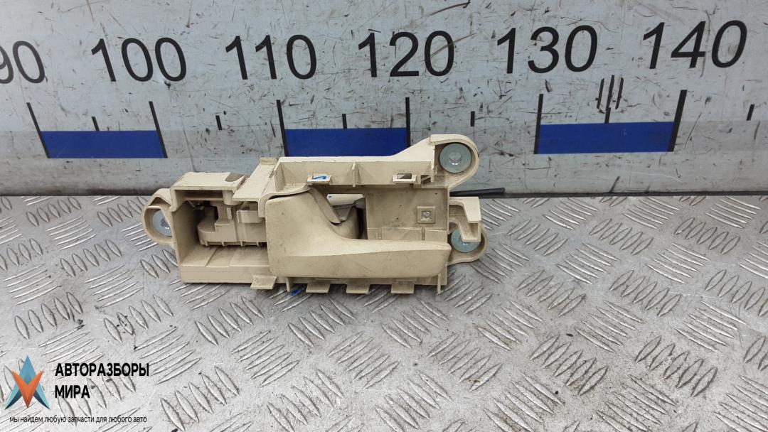 ручка внутренняя задняя левая Lexus RX 3 поколение 2009, 3.0 л., бензин, АКПП, внедорожник 5 дв., 6920848010C0 - фото №1