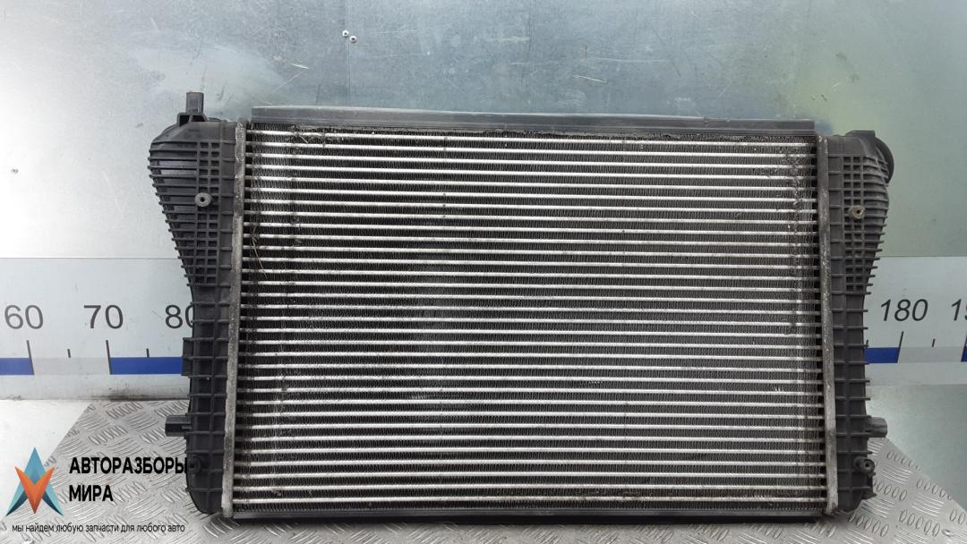радиатор интеркулера Skoda Octavia 2 поколение (A5) 2005, 1.9 л., D TDI PD, дизель, МКПП, универсал, 1K0145803L - фото №1