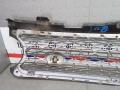 решетка радиатора Land Rover Discovery 4 поколение 2009, 3.0 л., SD V6, дизель, АКПП, внедорожник 5 дв., LR033445 - фото №9