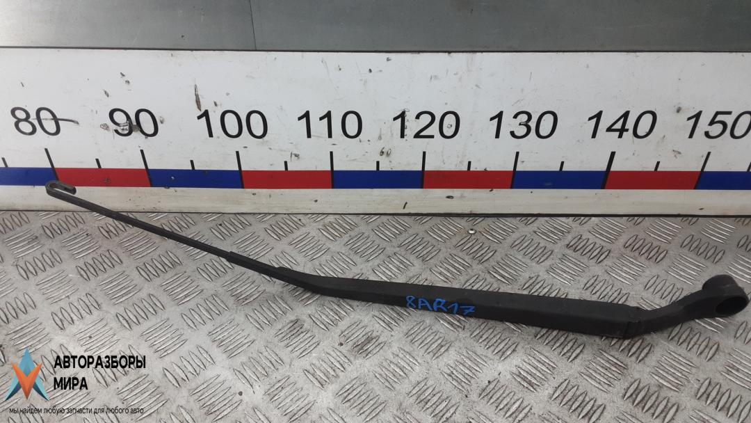 щеткодержатель (поводок стеклоочистителя, дворник) Kia Cerato 1 поколение 2005, 1.5 л., дизель, МКПП, хетчбэк 5 дв. - фото №1