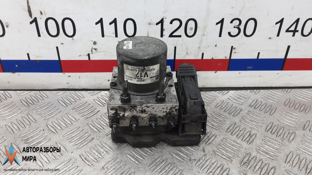 блок ABS Hyundai i40 VF 2012, 1.7 л., дизель, МКПП, седан, 589203Z910 - фото №1