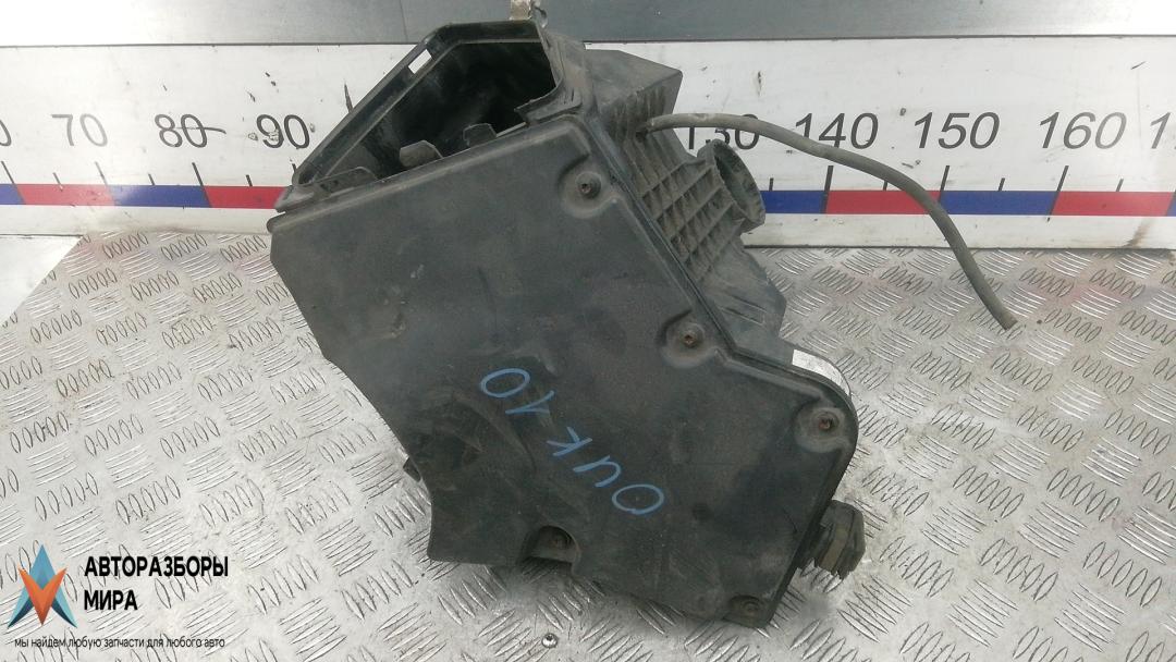 корпус воздушного фильтра Audi A5 8T 2009, 2.7 л., дизель, вариатор, купе - фото №1