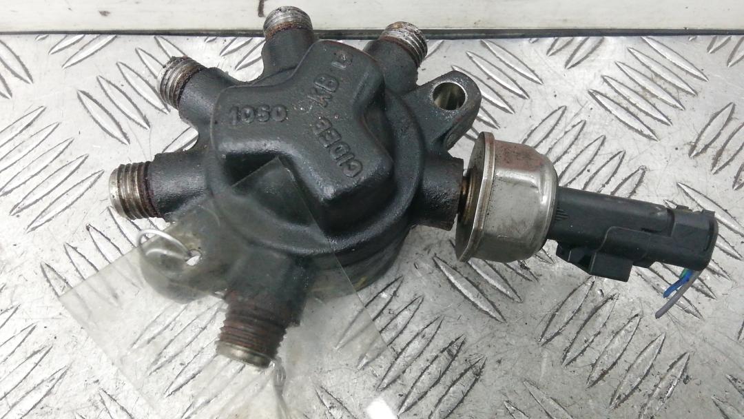 топливная рампа Ford Mondeo 4 поколение 2007, 1.8 л., дизель, МКПП, хетчбэк 5 дв. - фото №1