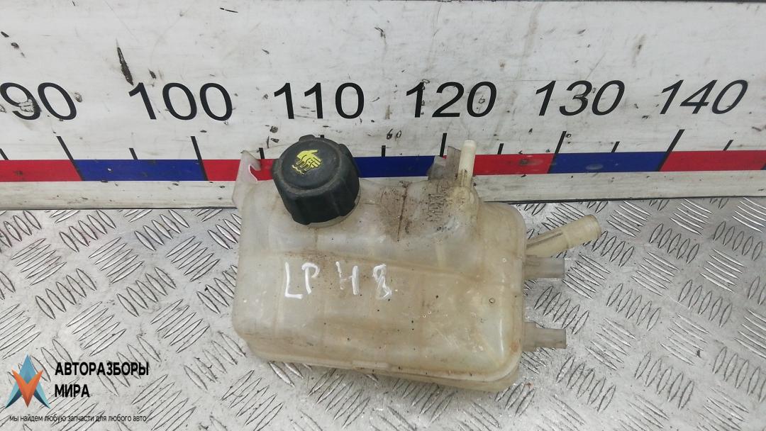 бачок расширительный Renault Megane 3 поколение 2009, 1.5 л., дизель, МКПП, хетчбэк 5 дв. - фото №1