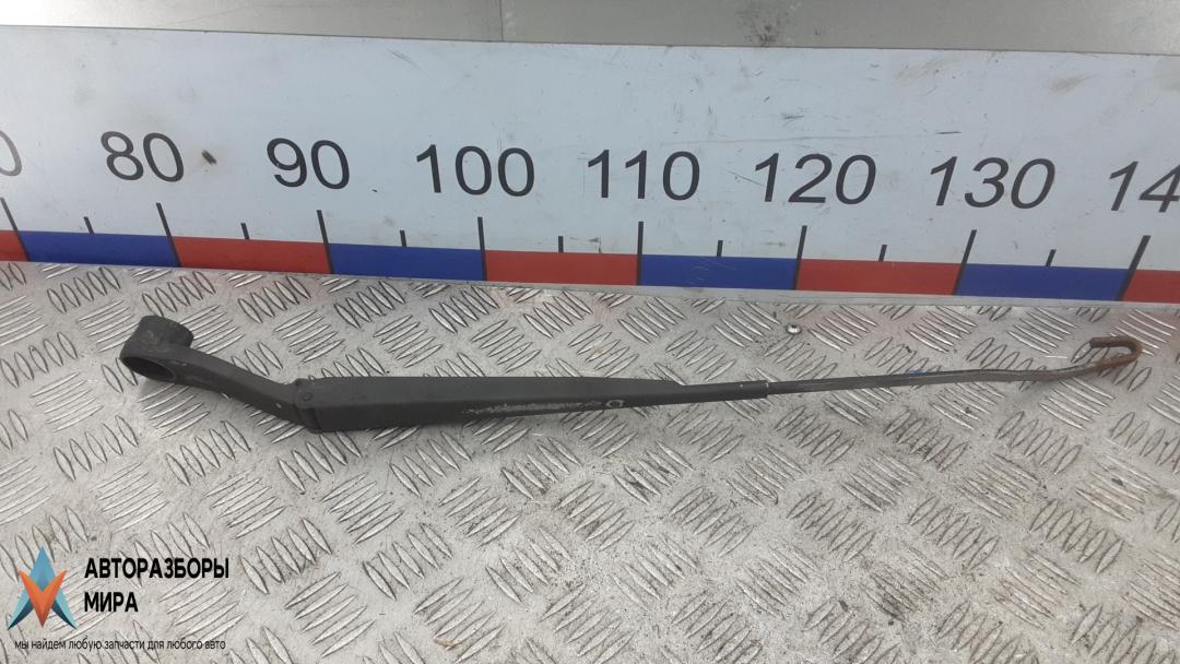 щеткодержатель (поводок стеклоочистителя, дворник) Kia Cerato 1 поколение 2005, 1.5 л., дизель, МКПП, хетчбэк 5 дв. - фото №1