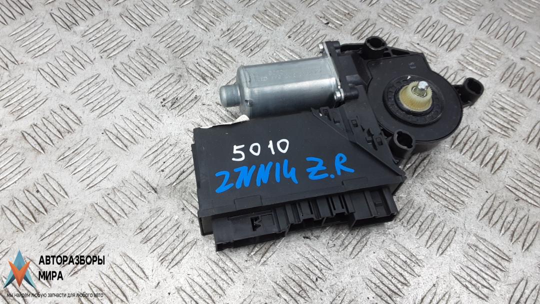 моторчик стеклоподъемника задний правый Volkswagen Touareg 1 поколение 2005, 2.5 л., дизель, АКПП, внедорожник 5 дв., 3D0959795E - фото №1