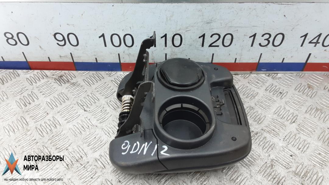 подлокотник Suzuki Grand Vitara 2 поколение 2005, 2.0 л., дизель, МКПП, внедорожник 5 дв. - фото №1