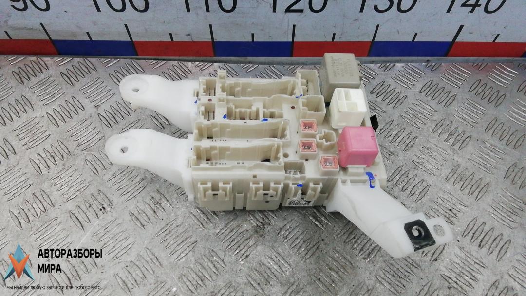 блок предохранителей Toyota Auris 1 поколение 2007, 1.6 л., бензин, МКПП, хетчбэк 5 дв., 0209-7H02 - фото №1