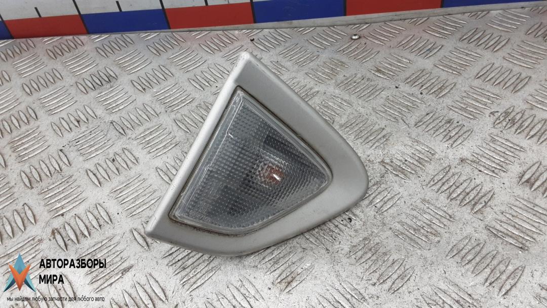 повторитель передний правый Chevrolet Captiva 1 поколение 2009, 2.0 л., D VCDi, дизель, МКПП, внедорожник 5 дв. - фото №1