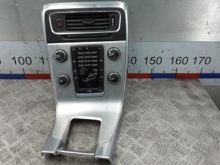 консоль салона (центральная часть) Volvo V60 1 поколение 2012, 2.0 л., дизель, МКПП, универсал