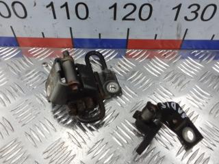 петля двери Audi A6 4F/C6 2006, 3.0 л., TDi quatro, дизель, МКПП, универсал, 4F0823302