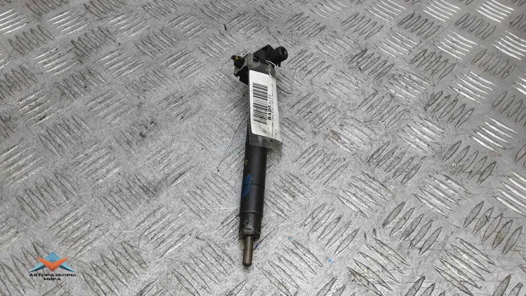 форсунка Kia Ceed 2 поколение 2013, 1.4 л., дизель, МКПП, хетчбэк 5 дв., 338002A780 - фото №1