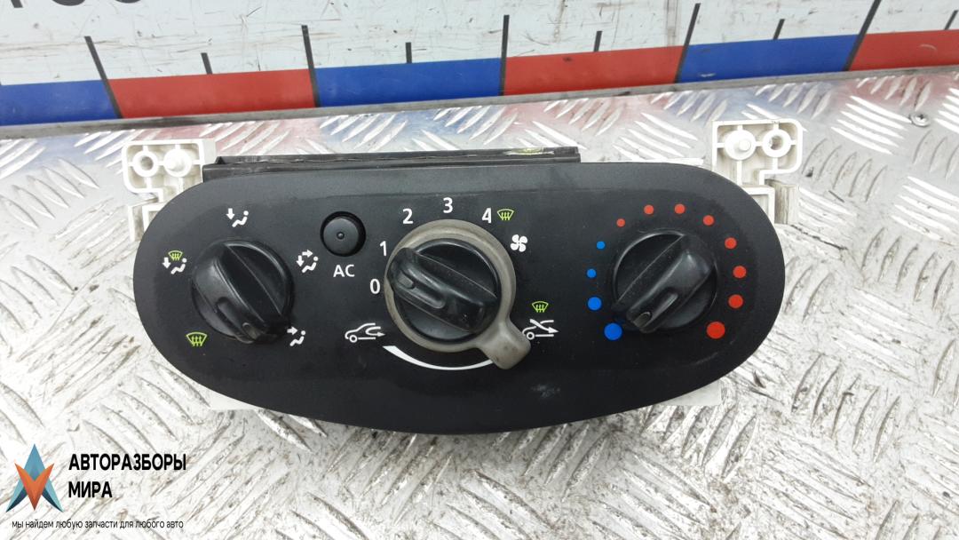 блок управления печки / климат-контроля Dacia Sandero 1 поколение 2010, 1.4 л., бензин, МКПП, хетчбэк 5 дв. - фото №1