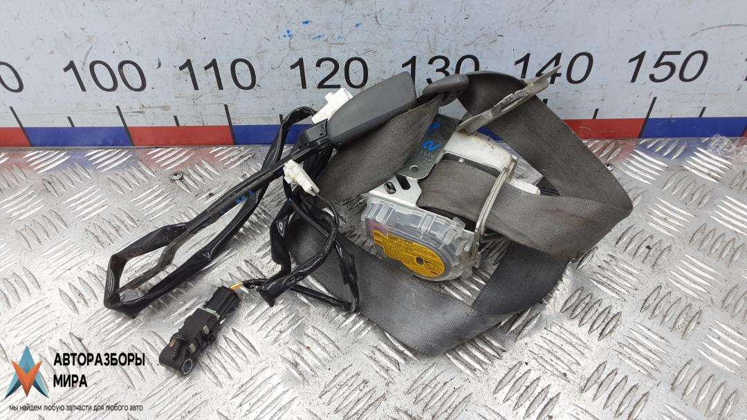ремень безопасности Toyota Prius 3 поколение 2009, 1.5 л., бензин, АКПП, хетчбэк 5 дв. - фото №1