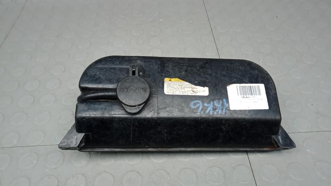 бачок расширительный Hyundai Tucson 1 поколение 2005, 2.0 л., бензин, МКПП, внедорожник 5 дв. - фото №1