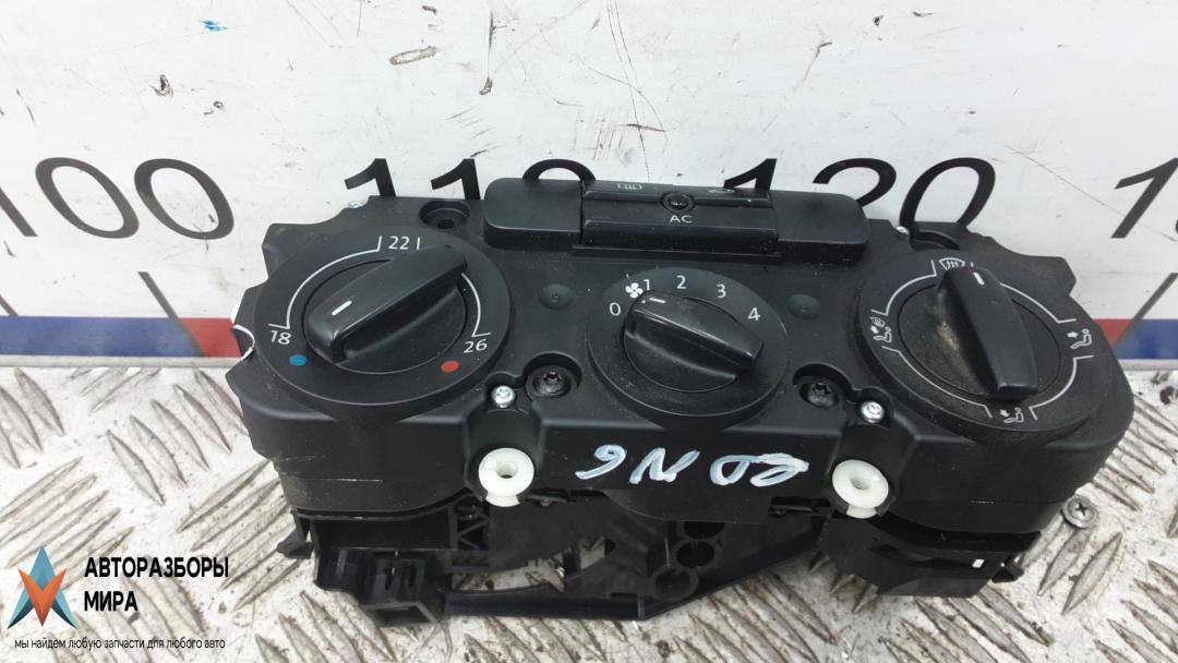 блок управления печки / климат-контроля Volkswagen Tiguan 1 поколение 2008, 2.0 л., дизель, МКПП, внедорожник 5 дв., 5M2820045A - фото №1