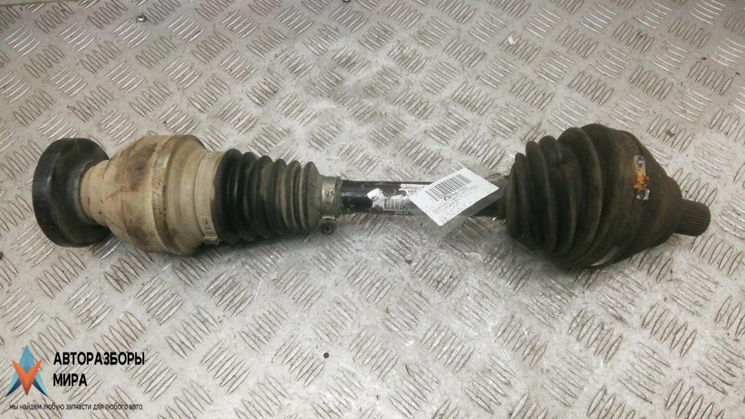 полуось передняя правая (приводной вал, ШРУС) Volkswagen Tiguan 1 поколение 2008, 2.0 л., дизель, МКПП, внедорожник 5 дв., 5N0407764K - фото №1