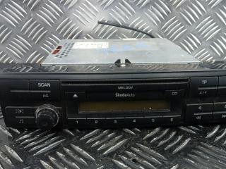 магнитола Skoda Octavia 2 поколение (A5) 2007, 1.9 л., D TDI PD, дизель, МКПП, хетчбэк 5 дв., 1Z0035152C