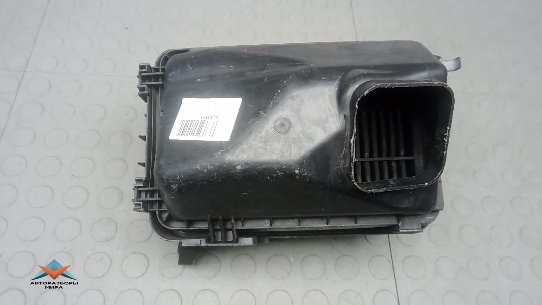 корпус воздушного фильтра Peugeot 4007 1 поколение 2008, 2.2 л., дизель, МКПП, внедорожник 5 дв. - фото №1