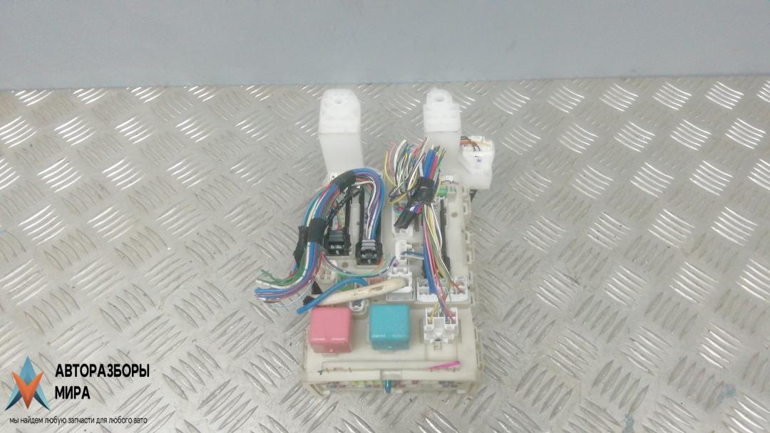 блок предохранителей Toyota Corolla 10 поколение (E140/E150) 2008, 1.4 л., бензин, МКПП, седан, 82730-12370 - фото №1