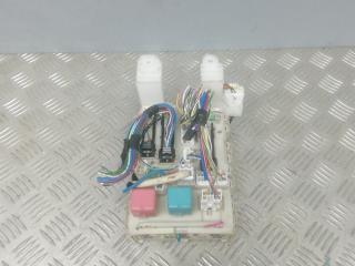 блок предохранителей Toyota Corolla 10 поколение (E140/E150) 2008, 1.4 л., бензин, МКПП, седан, 82730-12370