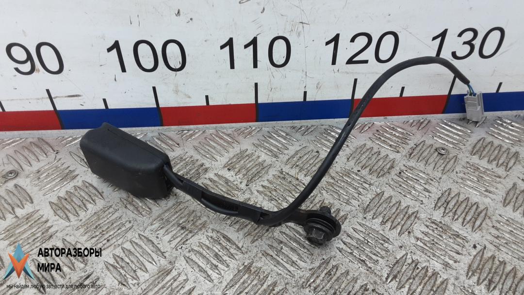 замок ремня безопасности Mazda 6 GJ 2014, 2.2 л., дизель, МКПП, седан - фото №1