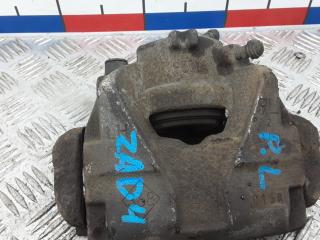 суппорт передний левый Renault Duster 1 поколение 2013, 1.6 л., бензин, МКПП, внедорожник 5 дв.