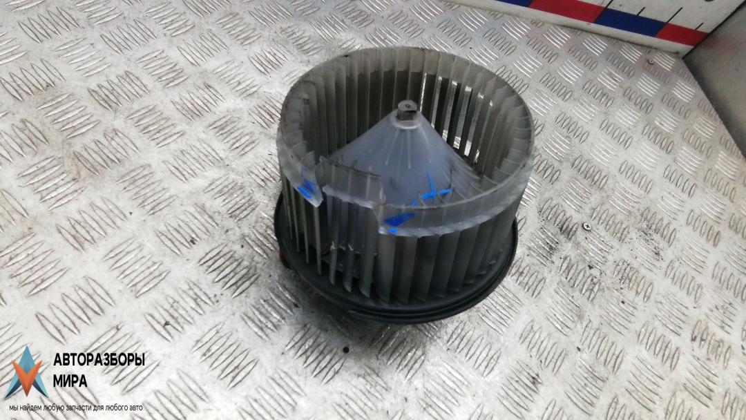 моторчик печки Chevrolet Cruze 1 поколение 2010, 2.0 л., D VCDi, дизель, АКПП, седан, 13263279 - фото №1