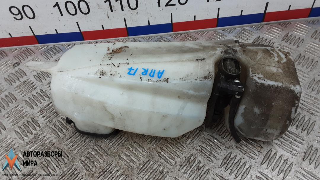бачок омывателя Dacia Sandero 1 поколение 2009, 1.4 л., бензин, МКПП, хетчбэк 5 дв. - фото №1