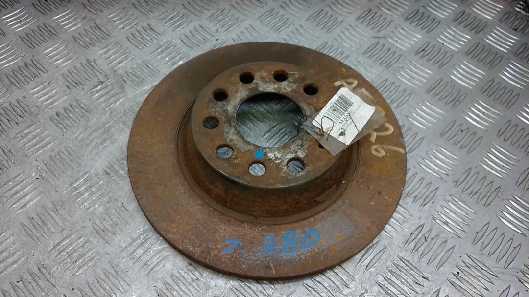 диск тормозной задний Volkswagen Passat B7 2011, 1.6 л., дизель, МКПП, седан - фото №1