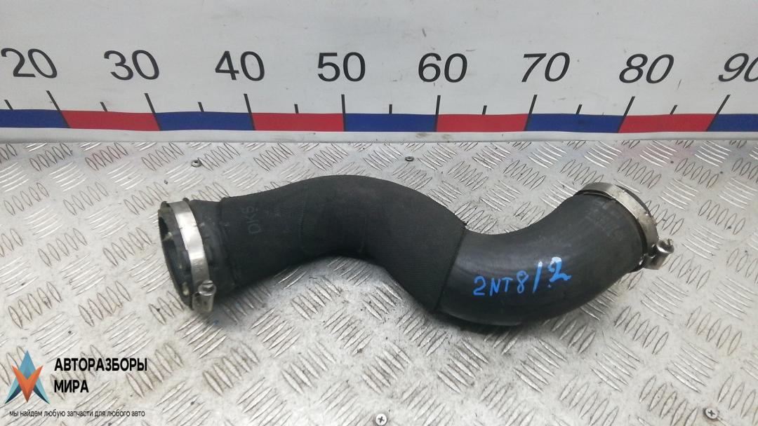 патрубок интеркулера Audi A5 8T 2008, 1.8 л., бензин, МКПП, купе, 8K0145737J - фото №1