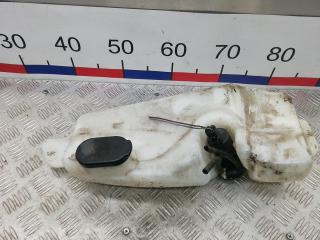 бачок омывателя Renault Duster 1 поколение 2013, 1.5 л., дизель, МКПП, внедорожник 5 дв.