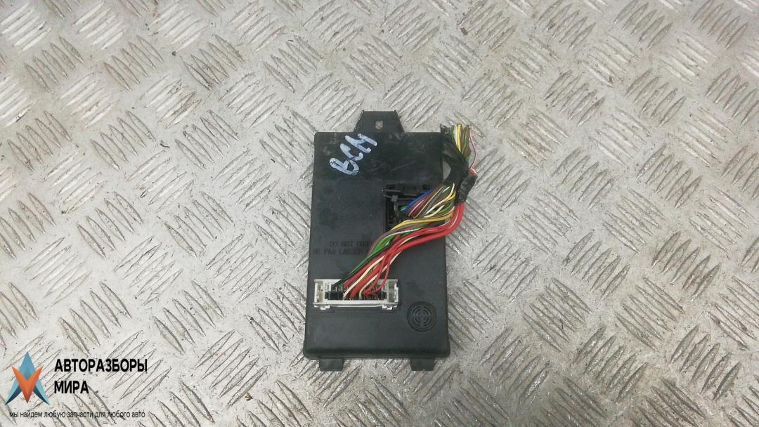Блок управления BCM (Body Control Module) Renault Duster 1 поколение 2013, 1.5 л., дизель, МКПП, внедорожник 5 дв., 8201068829 - фото №1