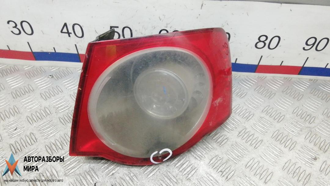 фонарь задний правый Volkswagen Jetta 5 поколение 2006, 1.6 л., бензин, МКПП, седан - фото №1