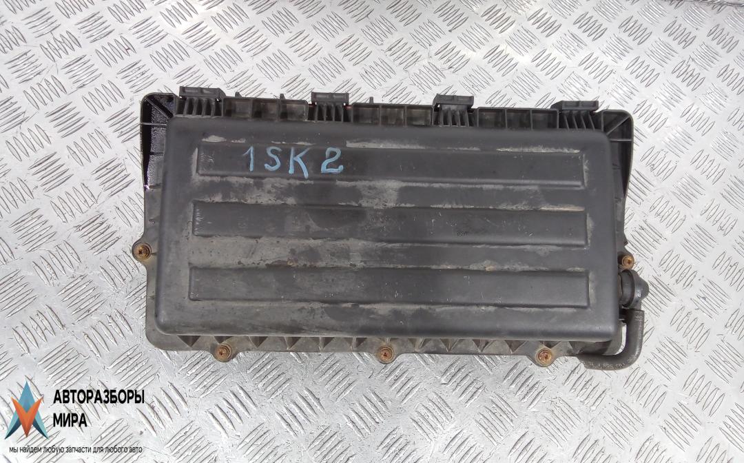 корпус воздушного фильтра SEAT Ibiza 4 поколение 2009, 1.4 л., бензин, МКПП, хетчбэк 5 дв. - фото №1