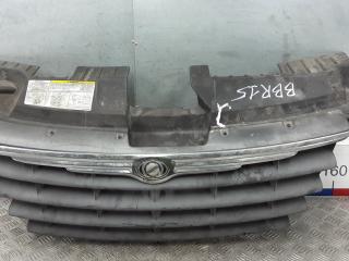 решетка радиатора Chrysler Voyager 4 поколение [рестайлинг] 2006, 2.8 л., CRD, дизель, АКПП, минивэн