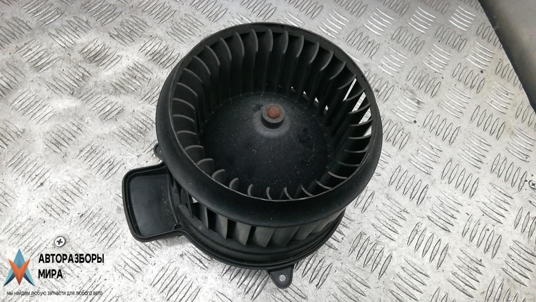 моторчик печки Audi A6 4G/C7 2012, 2.0 л., дизель, МКПП, седан, 4H2820021B - фото №1