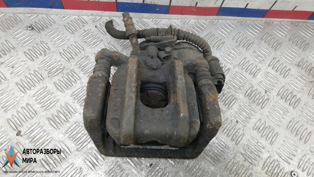 суппорт задний правый BMW 5 серия F07/F10/F11 2011, 2.0 л., 520d, дизель, АКПП, седан - фото №1